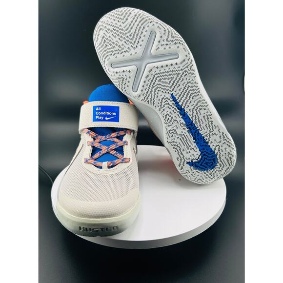 Nike Team Hustle D10 SE Low Desert Sand - DD1882-001 Sz 2 - Picture 1 of 6